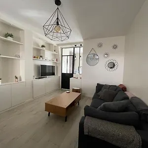 2 Pièces, 35m² Proche Tour Eiffel , Paris France